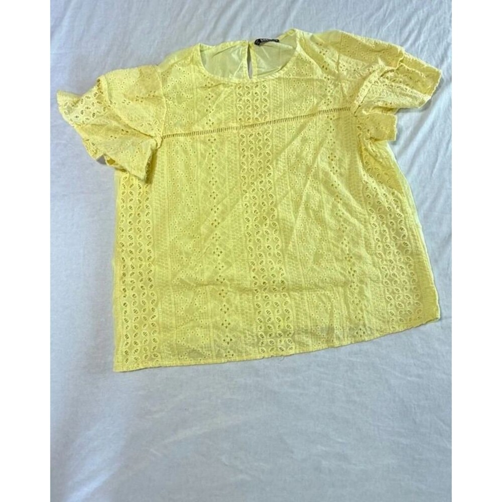 SHEIN Yellow Eyelet Lace Flutter Sleeve Blouse Size M Cottagecore Boho Top